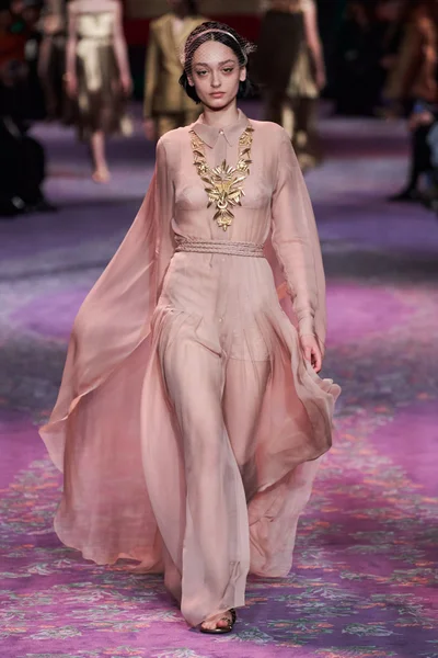 Look 7